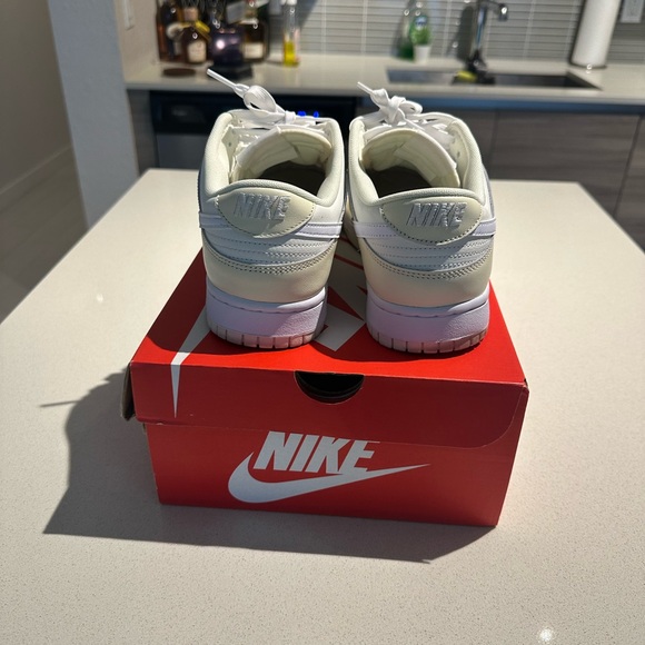 Nike Dunk Low Retro - Picture 3 of 5